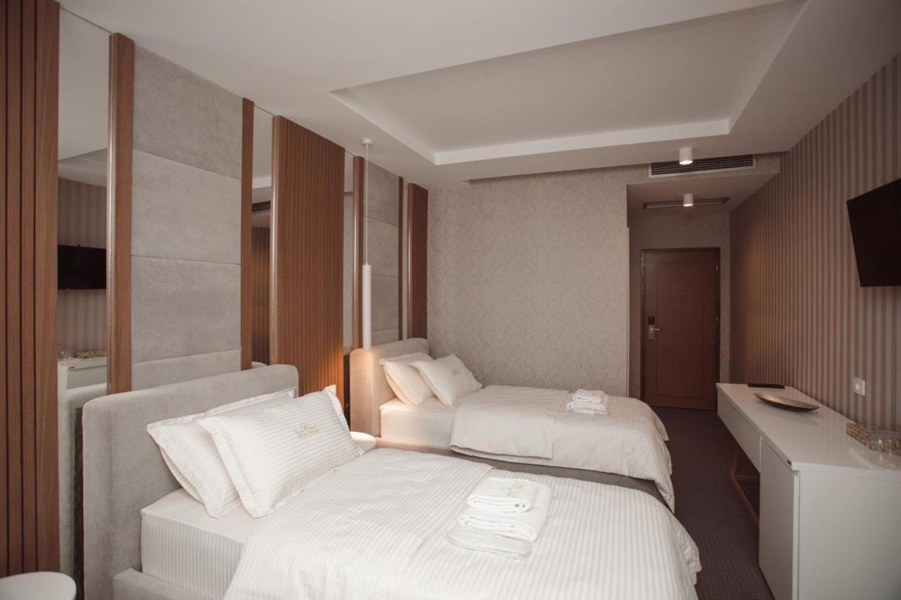 Hotel Chicago Shkodra Exterior foto