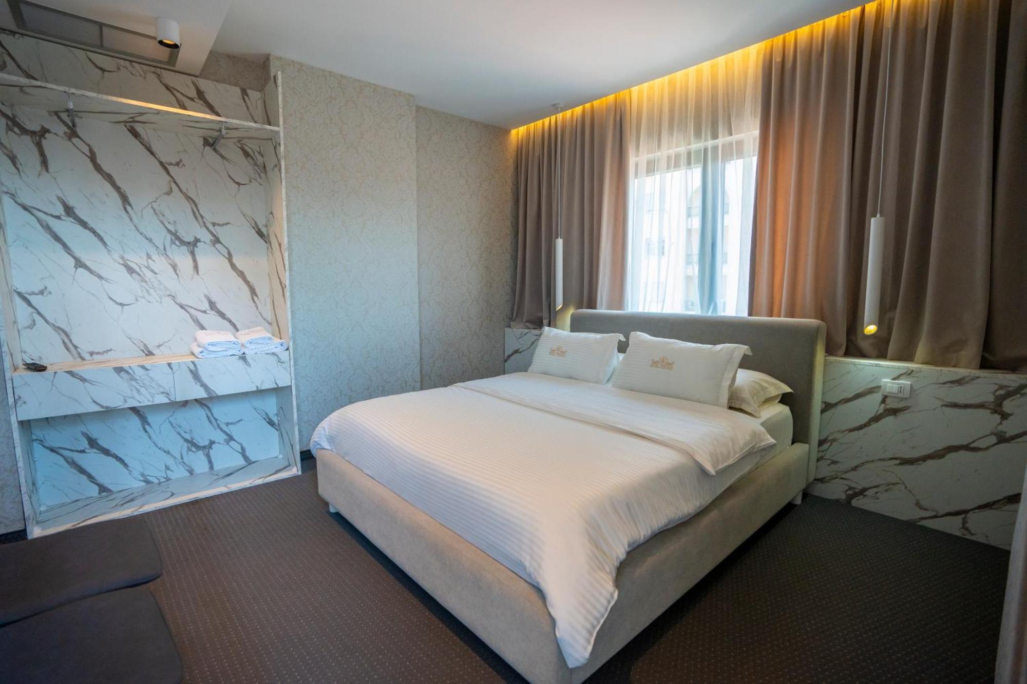 Hotel Chicago Shkodra Exterior foto